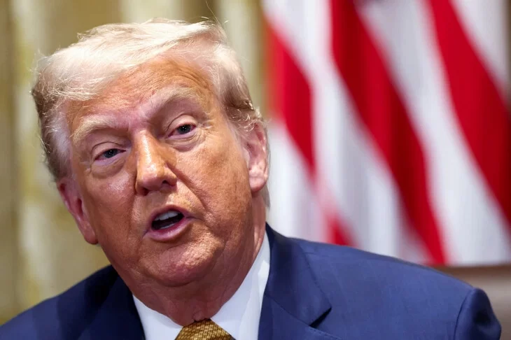 Ông Trump dọa áp thuế 35% lên Canada từ 1-8