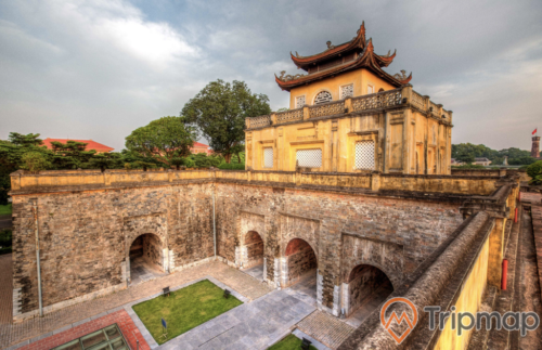 ảnh chụp thành cổ Hà Nội cổ kính